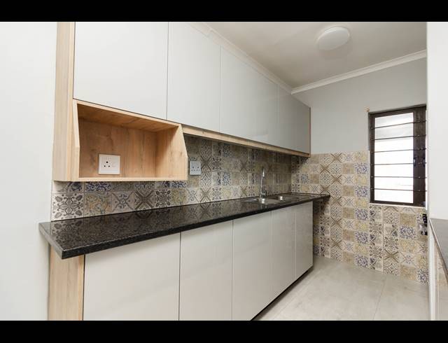 3 BEDROOM FLAT TO LET IN WARNER BEACH